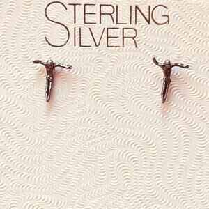 Vintage-New Sterling Silver Crucifix Stud‎ Earrings